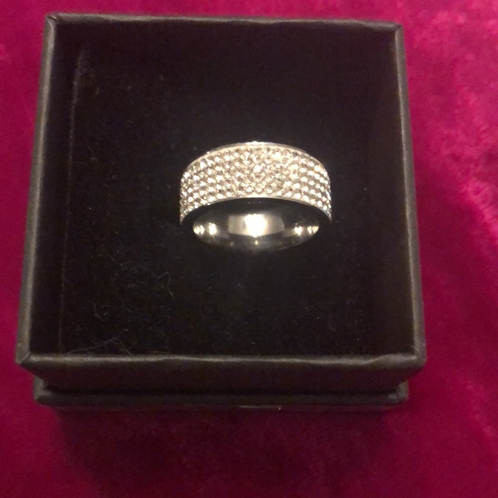 💍 Ring - Picture 6 of 7